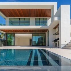 デモ物件1 千葉鴨川の海沿い物件 プール付きオーシャンビュー 築3年